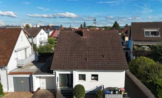 ATTRAKTIVES 2-3 FAMILIENHAUS MIT GARTEN, TERRASSEN & BALKON IN TOP-LAGE!