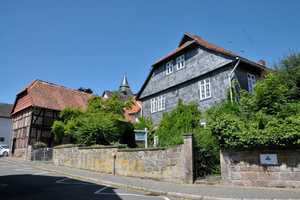 Für Handwerker: historische Hofanlage in Hardegsen nahe Göttingen für Wohnen und Gewerbe – Northeim (Kreis) – Vorschaubild 1