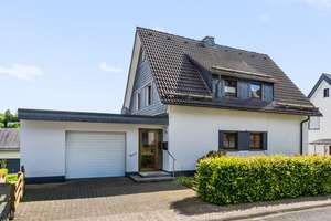 Familienfreundliche Haushälfte in ruhiger Lage von Gerlingen!