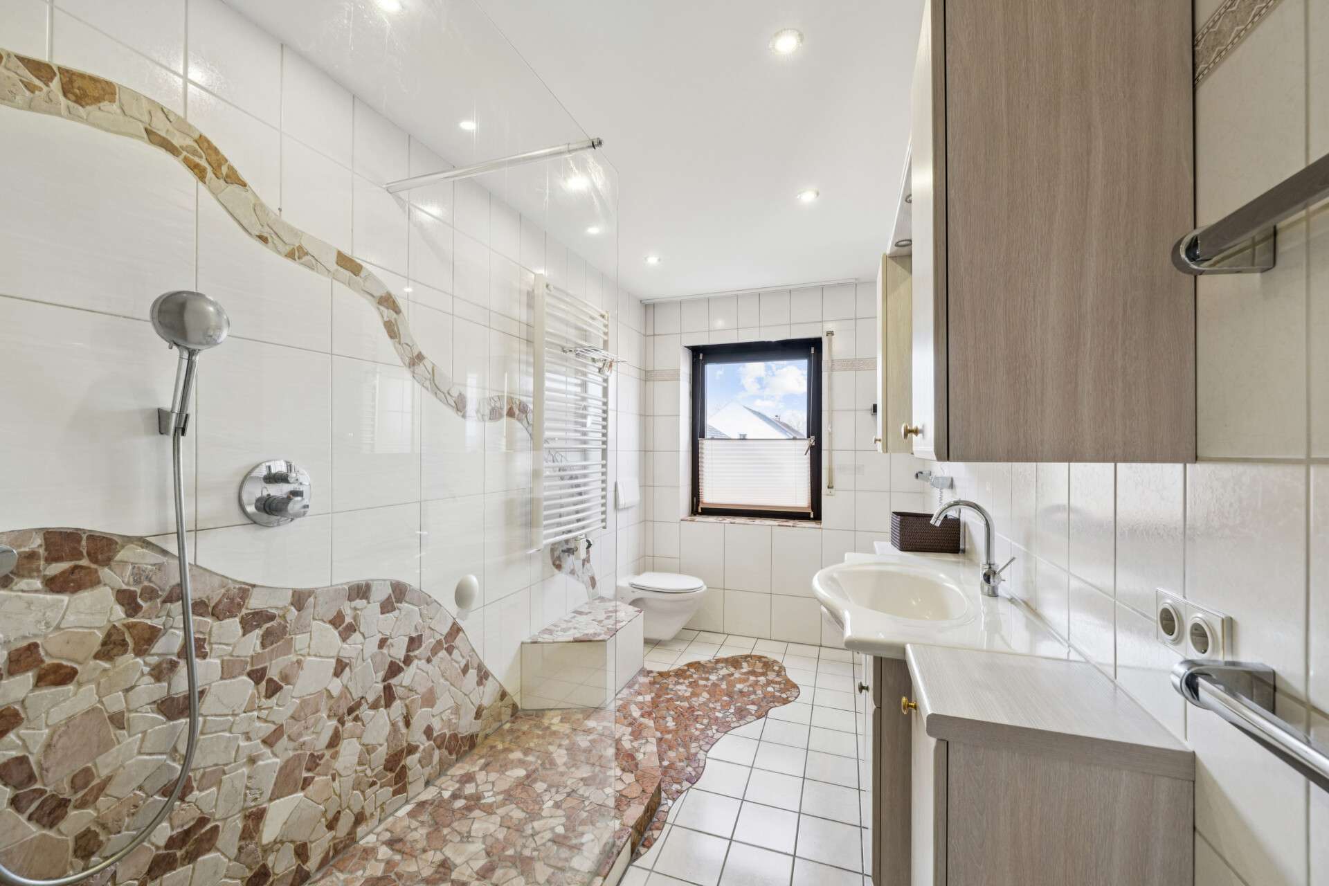 Immobilie in Miltenberg - Ein Haus im Haus-Stadtnähe & Pferdeparadies in Miltenberg - Bild 7