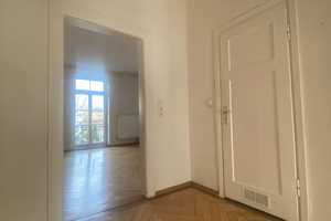 Wunderschöne 2-Zimmer Altbauwohnung mit Balkon und Wohnküche – München – Vorschaubild 4