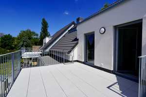 Fünf Zimmer Dachgeschosswohnung mit zwei Balkonen und Tiefgarage in Wiesbaden Biebrich – Wiesbaden – Vorschaubild 1