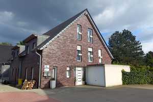 Große Wohlfühloase in ruhiger Lage zwischen Bottrop-Stadtmitte und Fuhlenbrock - provisionsfrei – Sterkrader Straße 106h, 46236 Bottrop – Vorschaubild 2