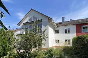 TOP-LAGE NÜRNBERG-MÖGELDORF: GROSSE ZWEIFAMILIEN-DOPPELHAUSHÄLFTE MIT GARAGE IN RUHIGER LAGE – Nürnberg – Vorschaubild 2