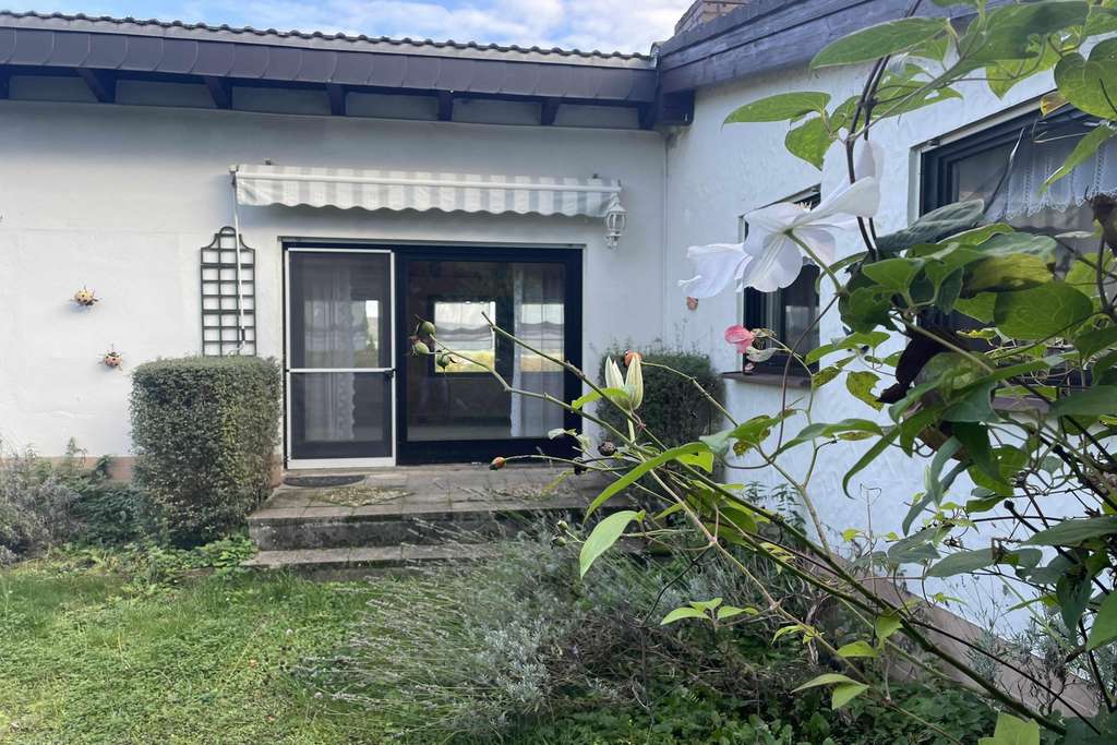 Immobilie in Stromberg - Kompakter Bungalow mit Garten und Stellplatz  - Bild 2