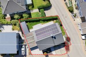 Fernblick & große Sonnenterrasse: Mit Doppelgarage, 2 Bädern, Kaminofen, PV-Anlage, EBK, bezugsfrei! – Die vollständige Adresse der Immobilie erhältst du vom Anbieter., 78078 Niedereschach – Vorschaubild 6