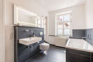 Lichtdurchflutete 2-Zimmer-Altbauwohnung mit Charme und Südbalkon am Zenettiplatz – Die vollständige Adresse der Immobilie erhältst du vom Anbieter., 80337 Am Schlachthof, München – Vorschaubild 8