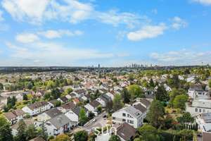 NATUR NAH, FRANKFURT NAH, VIEL PLATZ – 233 m² Wohnfläche & große Terrasse am Frankfurter Grüngürtel – 60388 Bergen-Enkheim, Frankfurt am Main – Vorschaubild 5