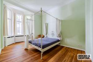 Herrschaftliche, bezugsfreie 8-Zimmer- Altbauwohnung am Ku’damm: 266 m², Kamin, Kachelofen & Loggia – Die vollständige Adresse der Immobilie erhältst du vom Anbieter., 10629 Charlottenburg, Berlin – Vorschaubild 8