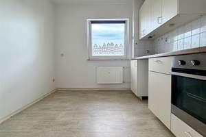 Bezugsfreie 2-Zimmer-Wohnung mit  Weitblick, Balkon, Aufzug und Bodenkammer // Kiel-Dietrichsdorf – Braunsberger Weg 10, 24149 Neumühlen-Dietrichsdorf, Kiel – Vorschaubild 7