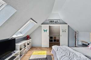 Einziehen und wohlfühlen – Junges Einfamilienhaus mit Wärmepumpe, Kamin und Doppelgarage in Geratal – 99331 Geraberg – Vorschaubild 12
