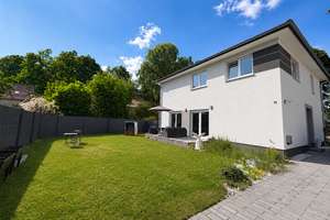 Hochwertiges Wohnhaus mit Einliegerwohnung, Sauna & Kamin in Wolfsburg-Ehmen