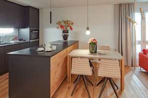 Stilvolle City‑Suite in Münchens Bestlage – möbliert & sofort bezugsfertig