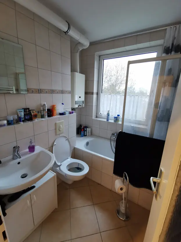 Badezimmer mit Badewanne