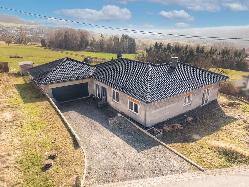 Immobilie in Bölsberg - Neubau aus 2021! Bungalow für Gartenliebhaber in idyllischer Aussichtslage - Bild 0