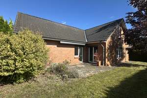 Bungalow mit 106 m² Wohnfläche in Brokstedt – Die vollständige Adresse der Immobilie erhältst du vom Anbieter., 24616 Brokstedt – Vorschaubild 1