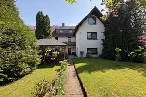 Großzügiges Ein- bis Zweifamilienhaus mit Gartenidylle, Balkon und Pavillon in WIZ / Hundelshausen – Kasseler Str. 31, 37215 Witzenhausen – Vorschaubild 1