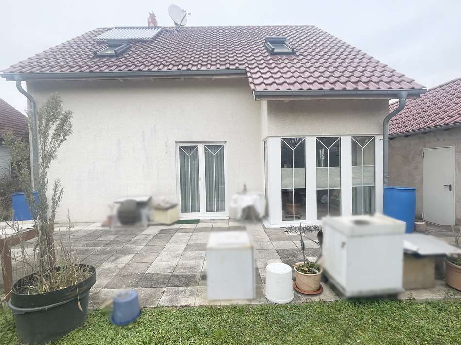Hausansicht Garten