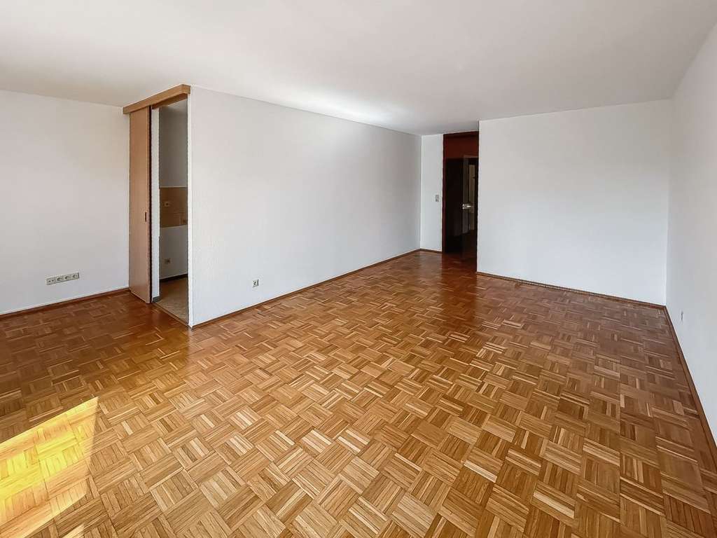 Immobilie in Remagen - Wohnen mit Rheinblick: Stilvolle 2-Zimmer-Wohnung mit Loggia in Remagen-Rolandseck - Bild 2