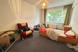 RENOVIERUNGSBEDÜRTIGE Wohnung mit Balkon in Pempelfort ***Belsen3 Immobilien UG***