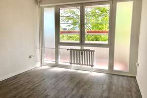 renovierte 3-ZImmer-Wohnung mit Vollbad und Balkon – Göteborgring 79, 24109 Mettenhof, Kiel – Vorschaubild 5