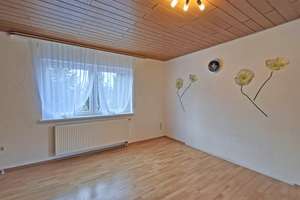 Charmantes Einfamilienhaus mit Garten und Garage im Frankenwald – Die vollständige Adresse der Immobilie erhältst du vom Anbieter., 96337 Ludwigsstadt – Vorschaubild 3