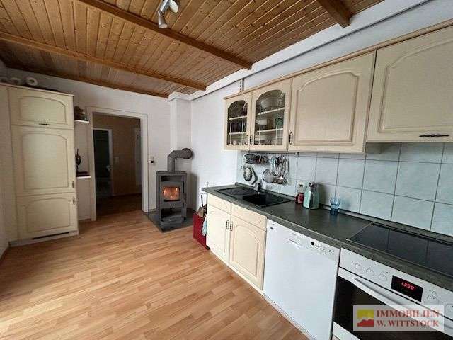 Immobilie in Putlitz - Gepflegtes Grundstück mit gemütlichen EFH, Carport, Werkstatt und Partyraum in ruhiger Dorflage - Bild 3