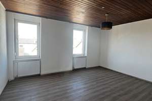 Großzügiges 9- Zimmer-Haus mit Garten & Doppelgarage – ideal für Familien mit Anspruch – Bahnhofstraße 22, 64839 Münster – Vorschaubild 9