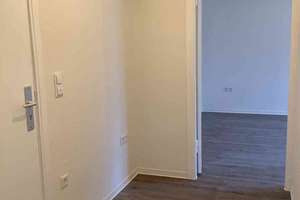 Etwas besonderes: sanierte 2-Zimmer-Wohnung – Kieler Str. 3, 24143 Gaarden-Ost, Kiel – Vorschaubild 1