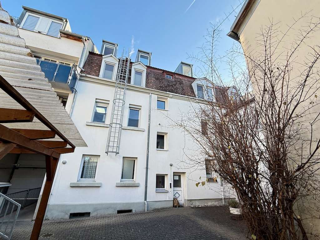 Immobilie in Zirndorf - 2-Zimmer Dachgeschosswohnung zentrumsnah in Zirndorf - Bild 0