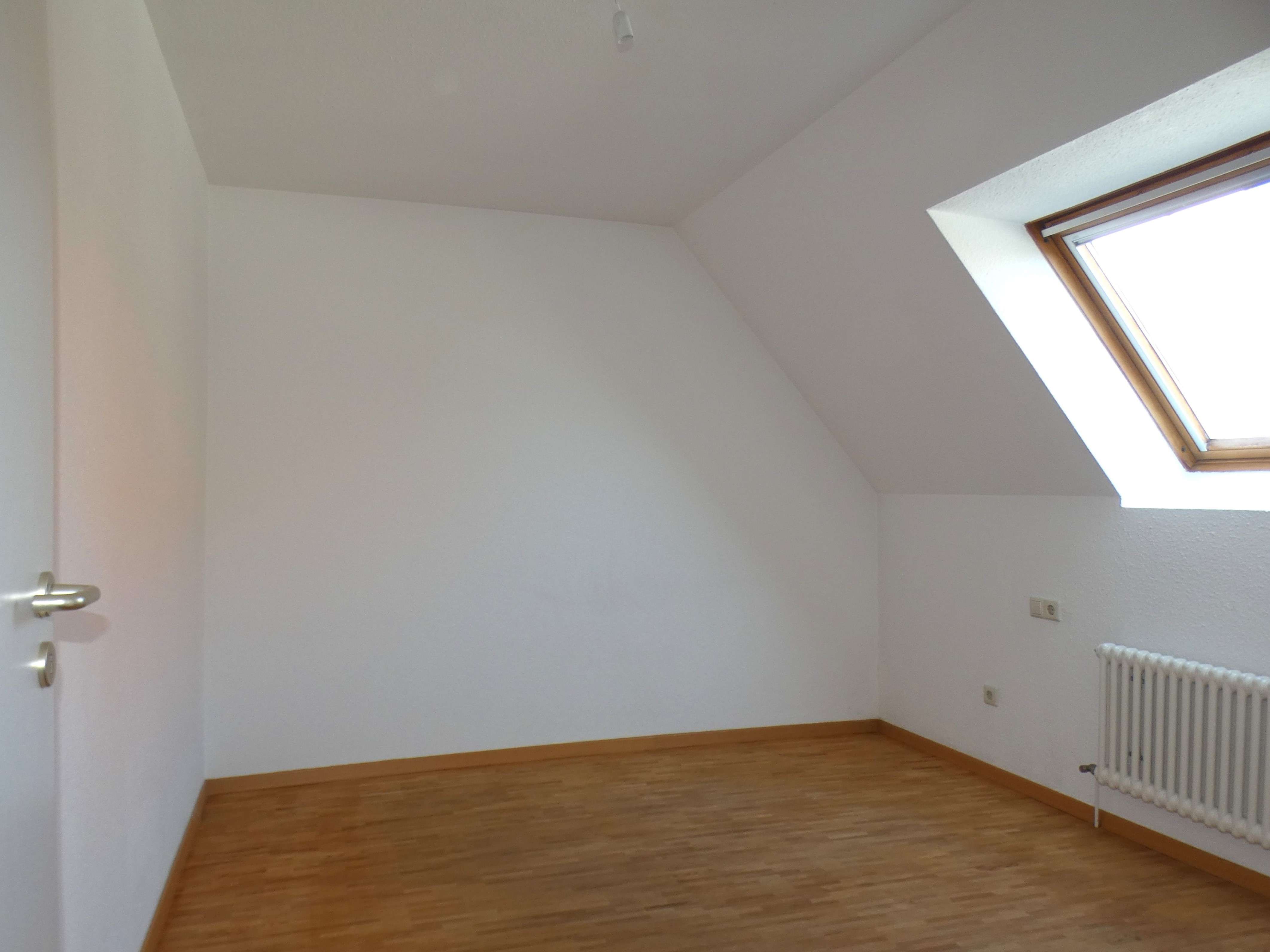 Immobilie in Langenau - ZENTRAL & RUHIG: 3-Zimmer-Maisonettewohnung mit Südbalkon und TG-Stellplatz in Langenau zu verkaufen - Bild 6