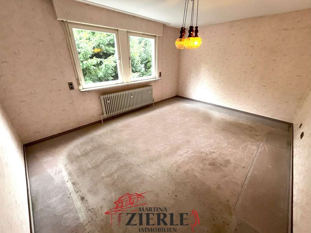 Immobilie in Ebersbach an der Fils - Top Aussichtslage! Einfamilienhaus + Einliegerwohnung, 911 m² Grundst., 194 m² WFL., 3 Garagenplätze - Bild 3