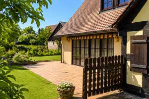 Ein- bis Zweifamilienhaus mit großem Garten & Doppelgarage in Nürnberg-Kornburg – Die vollständige Adresse der Immobilie erhältst du vom Anbieter., 90455 Kornburg, Worzeldorf, Nürnberg – Vorschaubild 3