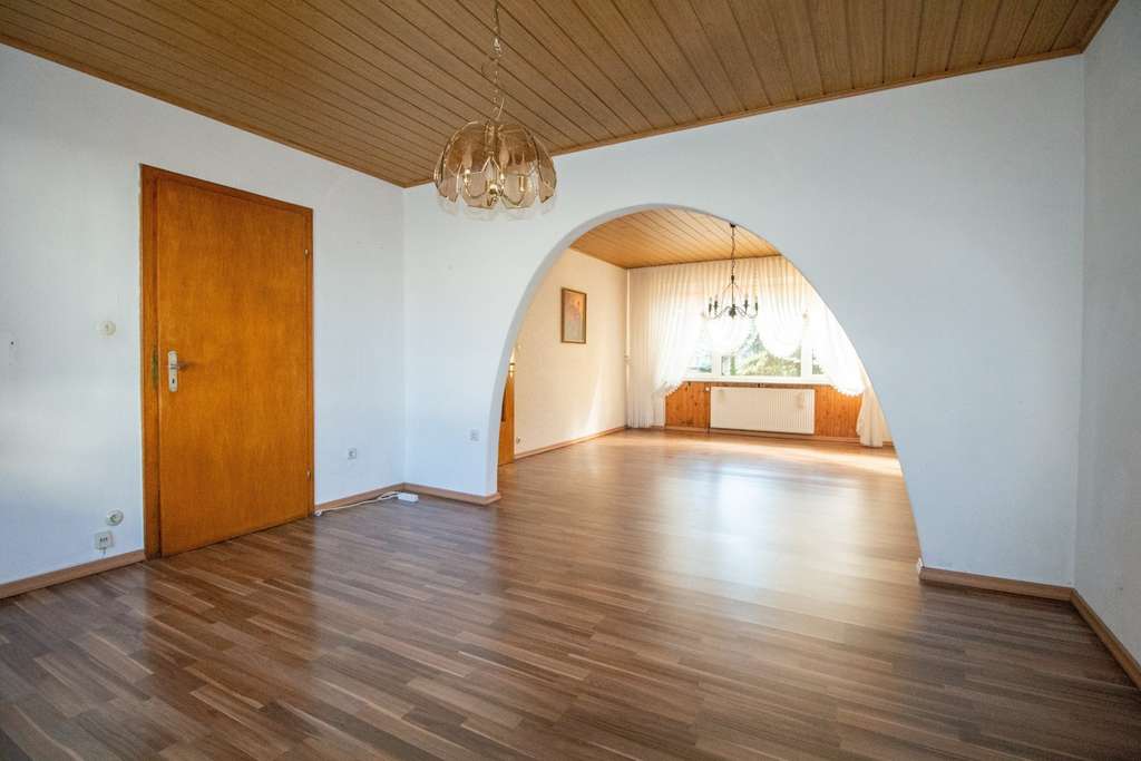 Immobilie in Mendig - Ihr neues Zuhause: Charmantes Einfamilienhaus mit grüner Oase! - Bild 1