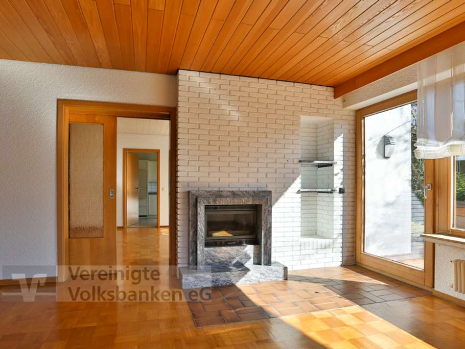 EG-Wohnzimmer-Kamin