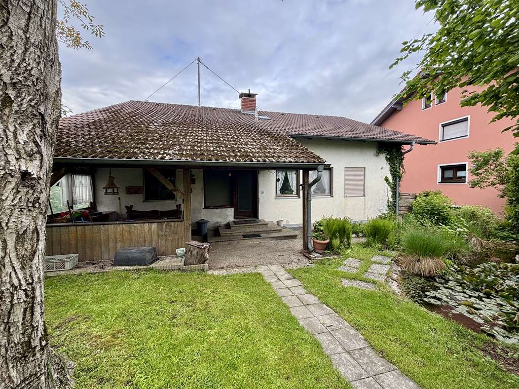 Bestandsobjekt mit Entwicklungsmöglichkeiten – teilbares Grundstück für Neubau oder Erweiterung