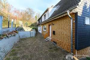 Doppelhaus
- Balkon - Terrasse - Garten - Keller - Garage - – Die vollständige Adresse der Immobilie erhältst du vom Anbieter., 58091 Eilpe, Hagen – Vorschaubild 7