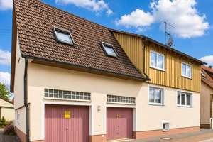 Familienfreundliches Einfamilienhaus nahe der Schule und der Stadtmitte – Die vollständige Adresse der Immobilie erhältst du vom Anbieter., 72175 Dornhan – Vorschaubild 1