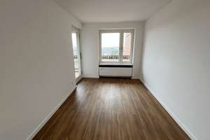 Zum Wohlfühlen! Viel Platz & Komfort & Einbauküche, neue Ausstattung! 6 Zimmer, 2 Balkone, 2 Bäder – Goltsteinstr. 95, 50968 Bayenthal, Köln – Vorschaubild 12