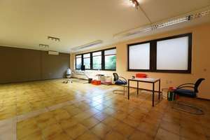 Geräumiges Zweifamilienhaus mit Bürotrakt – Die vollständige Adresse der Immobilie erhältst du vom Anbieter., 64560 Riedstadt – Vorschaubild 10