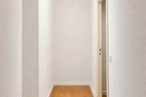 Bezugsfreie Altbauwohnung mit Balkon und Erker in phänomenaler Charlottenburger Lage – Helmholtzstraße 24, 10587 Charlottenburg, Berlin – Vorschaubild 8