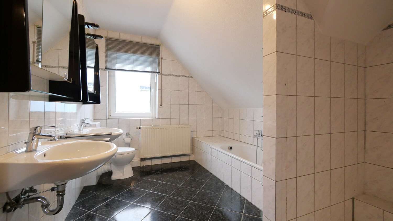 Immobilie in Salzkotten - Idyllisch gelegenes Einfamilienhaus vor den Toren Salzkottens - Bild 2