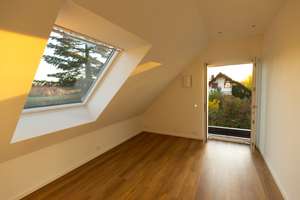Zweitbezug: Lichtdurchflutete Dachgeschosswohnung mit Galerie, EBK und Cabrio-Fenstern in Großhadern – Waldklausenweg 14a, 81377 Großhadern, München – Vorschaubild 18