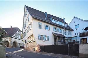 Mehr als 4% Mietrendite  & Provisionsfrei: Vermietete DG-Wohnung mit langfristigem Mietverhältnis – Heumadener Straße 22, 70329 Hedelfingen (Ortsteil), Stuttgart – Vorschaubild 2