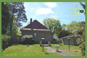 *** Ein ganz charmantes Einfamilienhaus mit herrschaftlichem Garten und 193 qm Wohnnutzfläche ***