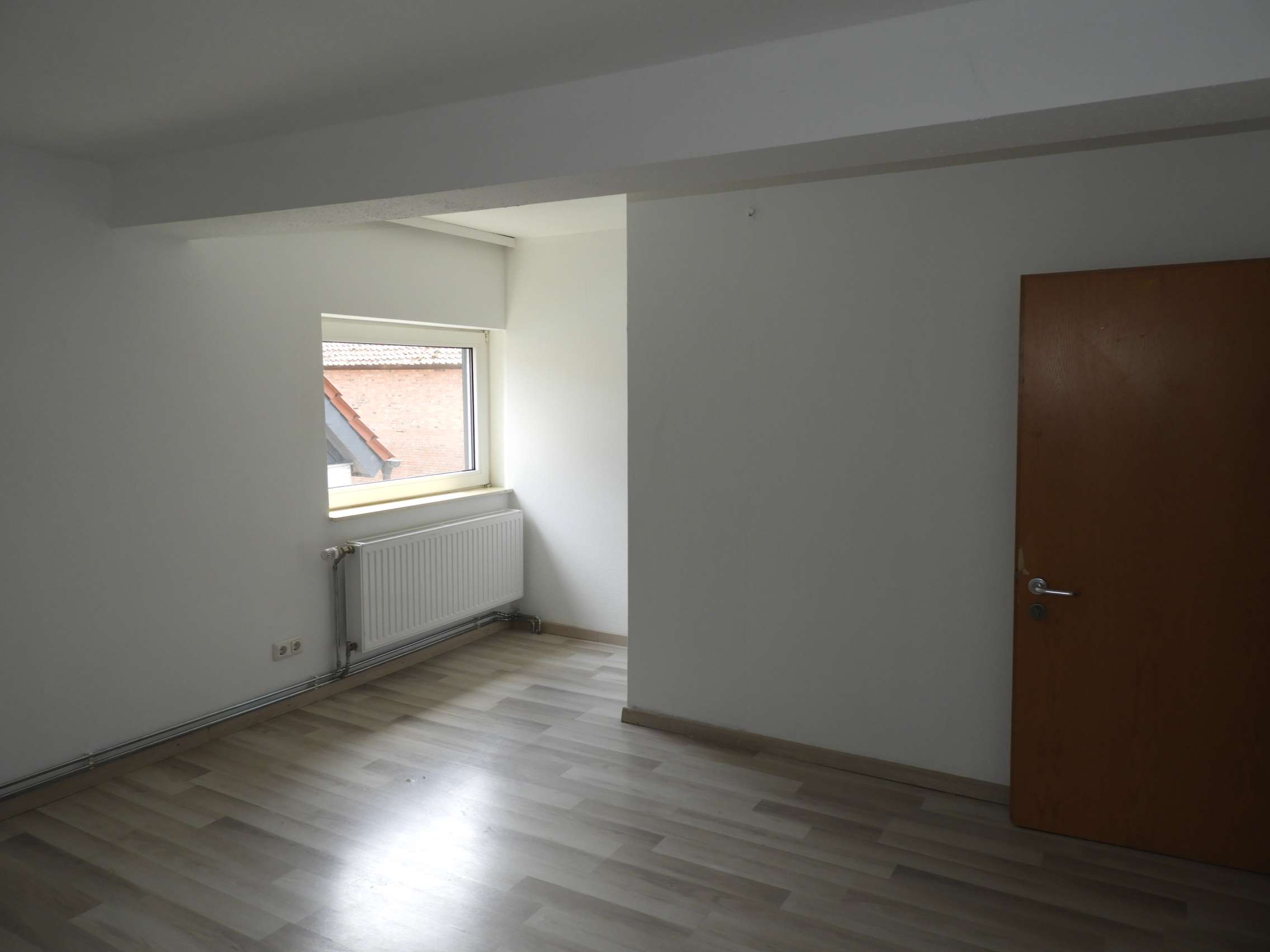 Immobilie in Schellerten - Großes Haus mit neun Zimmer in Oedelum! - Bild 17