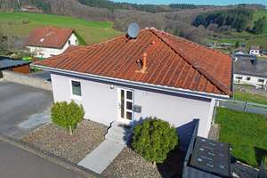 Naurath (Eifel): Freistehendes Einfamilienhaus mit Terrasse und schönem Garten – Die vollständige Adresse der Immobilie erhältst du vom Anbieter., 54340 Naurath (Eifel) – Vorschaubild 3