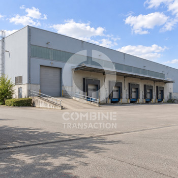 Provisionsfrei - ca. 11.000 m² teilbare Hallenfläche an der A92 - combine Transaction!