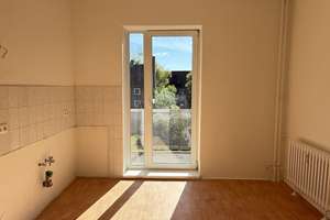 2,5 Zimmerwohnung mit kleinem Balkon – Woermannstraße 4, 24149 Neumühlen-Dietrichsdorf, Kiel – Vorschaubild 1