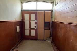 teilsaniertes Wohn- und Geschäftshaus (Zweifamilienhaus) wartet auf Fertigstellung in Oelsnitz – Vogtlandkreis – Vorschaubild 4